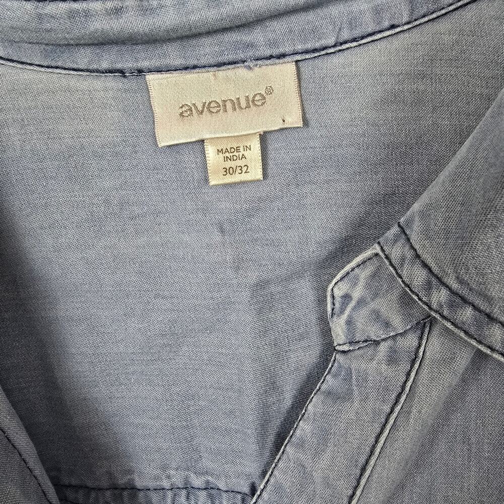 Avenue Plus Size 30/32 Chambray Denim Button Down Shirt Embroidered Floral - Picture 13 of 14